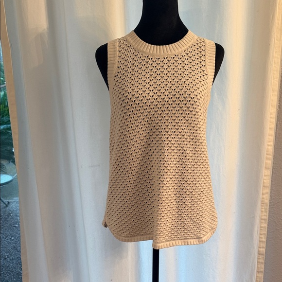 Banana Republic Tops - Banana Republic Textured Knit Tank Top - Cream